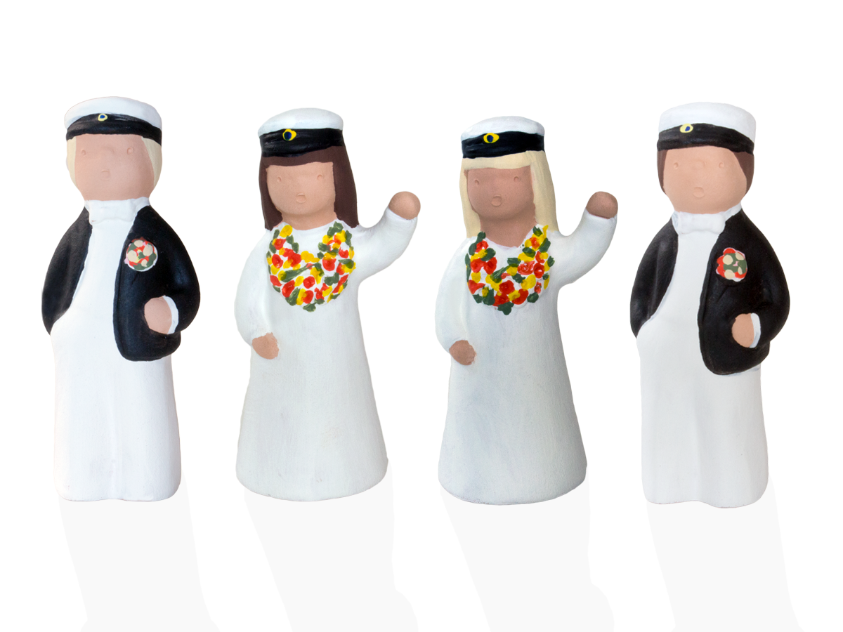 fyra_studenter_skuggor Handmålade studentfigurer i keramik.